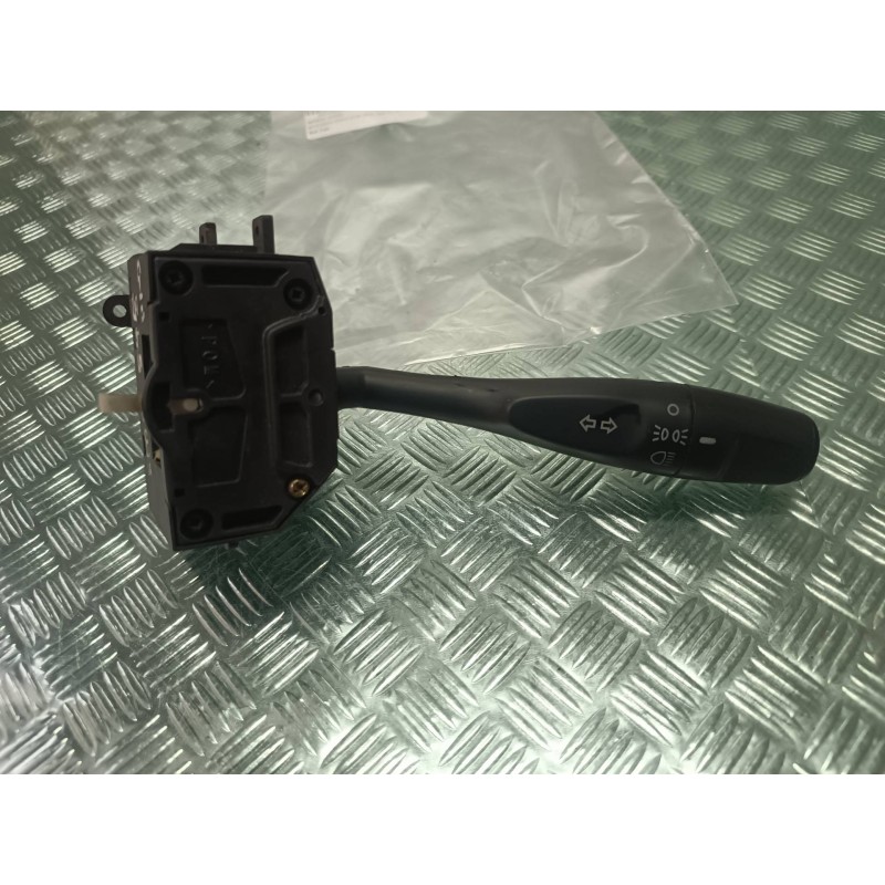 Recambio de mando luces para mitsubishi space star (dg0) 1900 di-d referencia OEM IAM 22B  