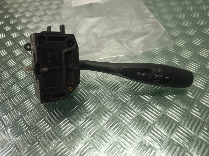 Recambio de mando luces para mitsubishi space star (dg0) 1900 di-d referencia OEM IAM 22B  