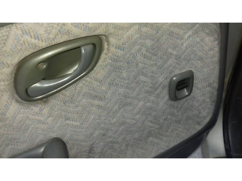 suzuki baleno berlina sy (eg) del año 2000