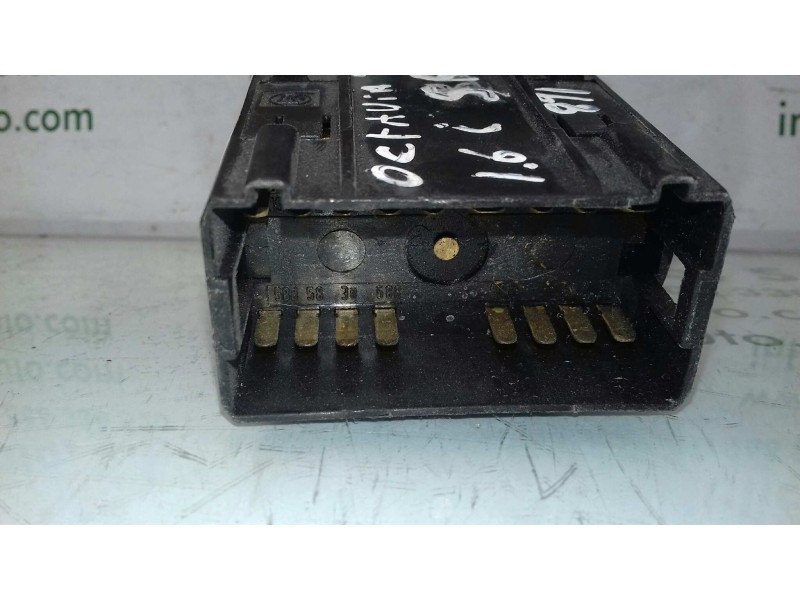 Recambio de mando luces para skoda octavia berlina (1u2) classic referencia OEM IAM 3B0941531C  