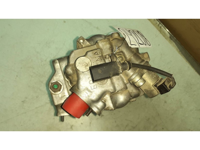Recambio de compresor aire acondicionado para volkswagen polo (9n1) conceptline referencia OEM IAM 6Q0820803H PXE13 SANDEN