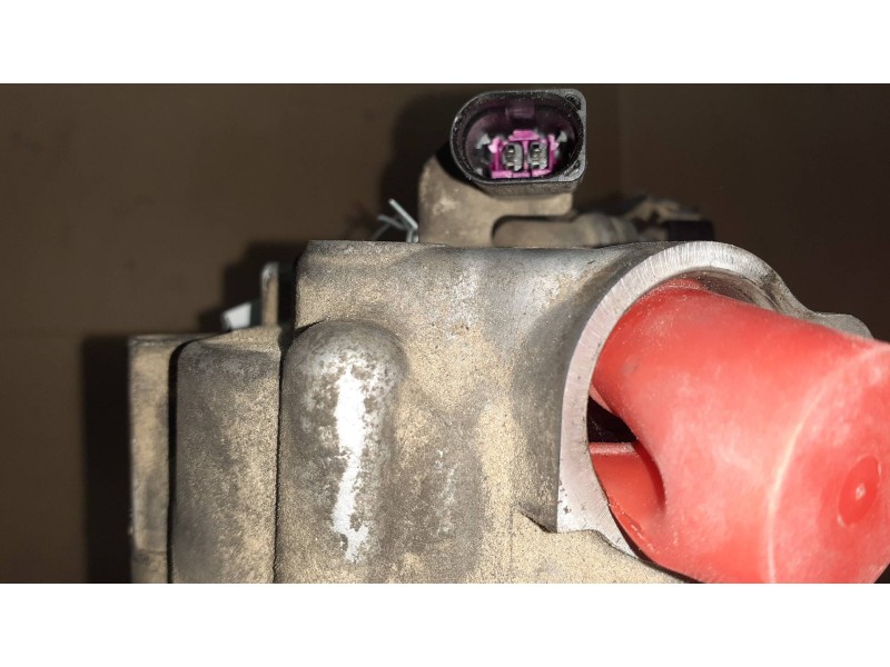 Recambio de compresor aire acondicionado para volkswagen polo (9n1) conceptline referencia OEM IAM 6Q0820803H PXE13 SANDEN