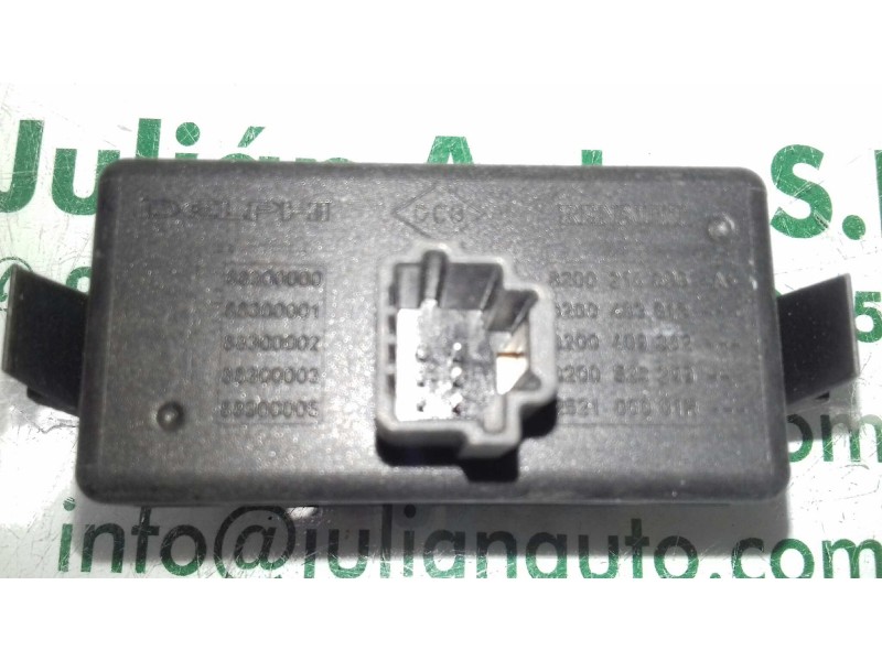 Recambio de warning para renault clio iii exception 2 referencia OEM IAM 8200214896 8200483813 88300000