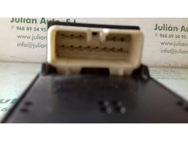 Recambio de mando elevalunas delantero izquierdo para hyundai accent (lc) crdi gl referencia OEM IAM 621W04570 621W10270 