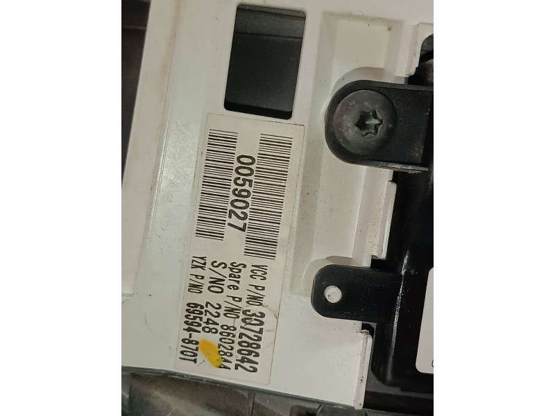 Recambio de cuadro instrumentos para volvo s40 berlina 1.8 kinetic referencia OEM IAM 30710071 8602844 30728642