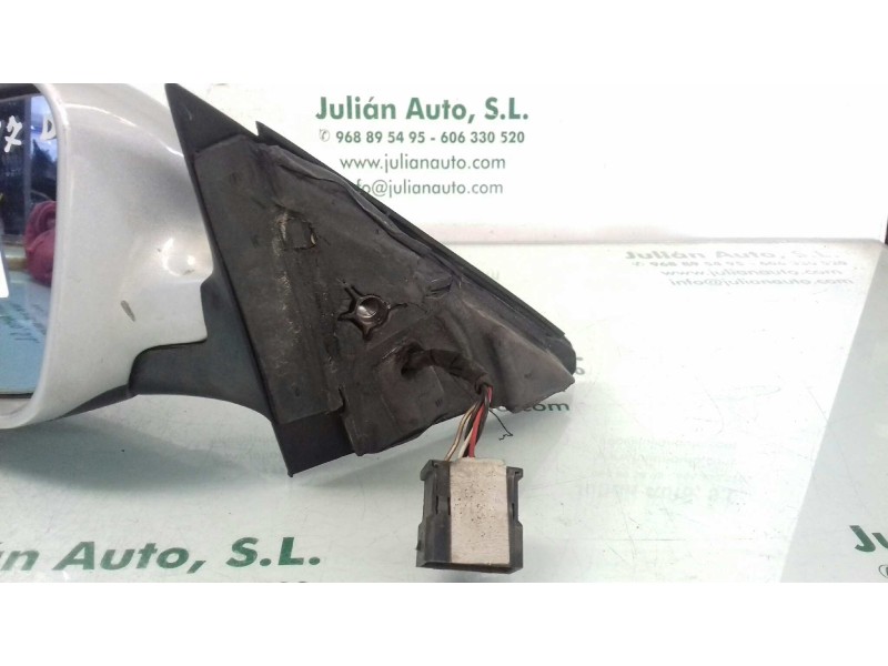 Recambio de retrovisor izquierdo para audi a4 berlina (b5) 1.9 tdi referencia OEM IAM 8D0857543  ELECTRICO