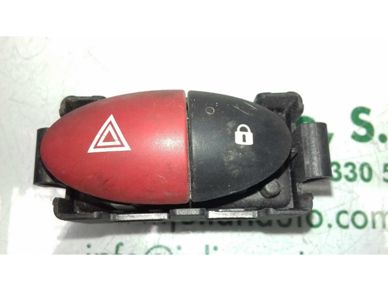 Recambio de warning para renault twingo authentique referencia OEM IAM 8200214896A 8200483813 88300000