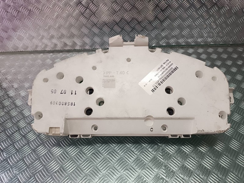 Recambio de cuadro instrumentos para volvo s40 berlina 1.8 kinetic referencia OEM IAM 30710071 8602844 30728642