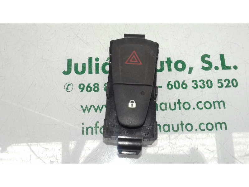 Recambio de warning para dacia sandero stepway referencia OEM IAM E3160101  CIERRE PUERTAS