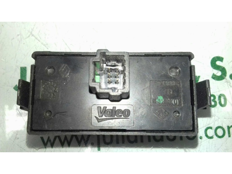 Recambio de warning para dacia sandero stepway referencia OEM IAM E3160101  CIERRE PUERTAS