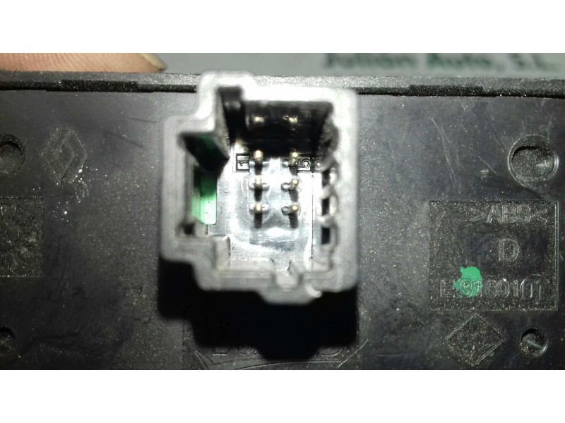 Recambio de warning para dacia sandero stepway referencia OEM IAM E3160101  CIERRE PUERTAS