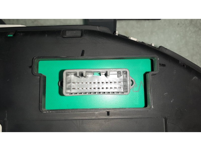 Recambio de cuadro instrumentos para renault clio iii authentique referencia OEM IAM 8200761861N 2RPF10A855A VP5RQF14B115BX