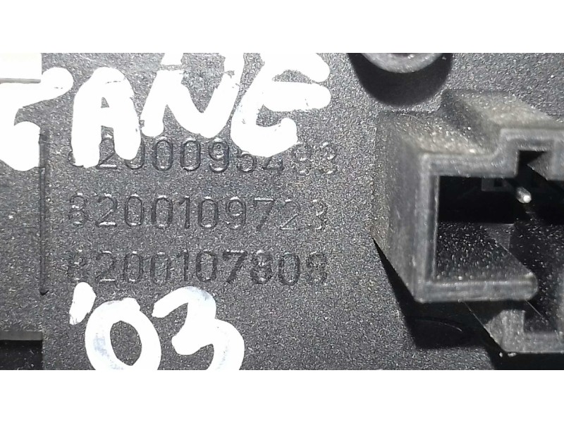 Recambio de warning para renault megane ii berlina 5p luxe privilege referencia OEM IAM 8200095493 88040001 CIERRE PUERTAS