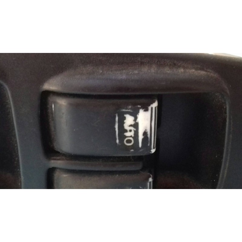 Recambio de mando elevalunas delantero izquierdo para kia shuma 1.5 ls 4 berlina referencia OEM IAM 4734911000 OK2AA66350 