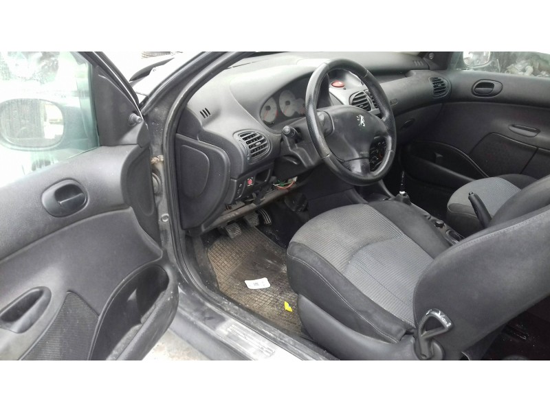 peugeot 206 berlina del año 2003