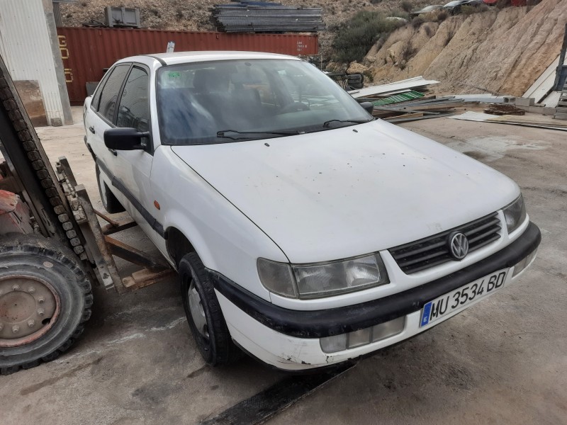 volkswagen passat berlina (3a2) del año 1994