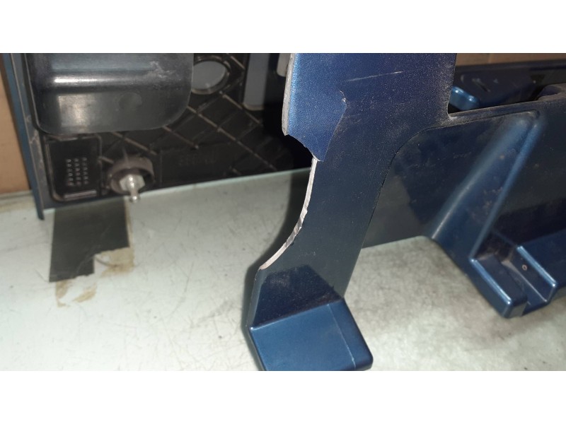 Recambio de piloto trasero izquierdo para renault trafic furgón 1.6 dci diesel referencia OEM IAM 93450958 100754A1 MOLDURA