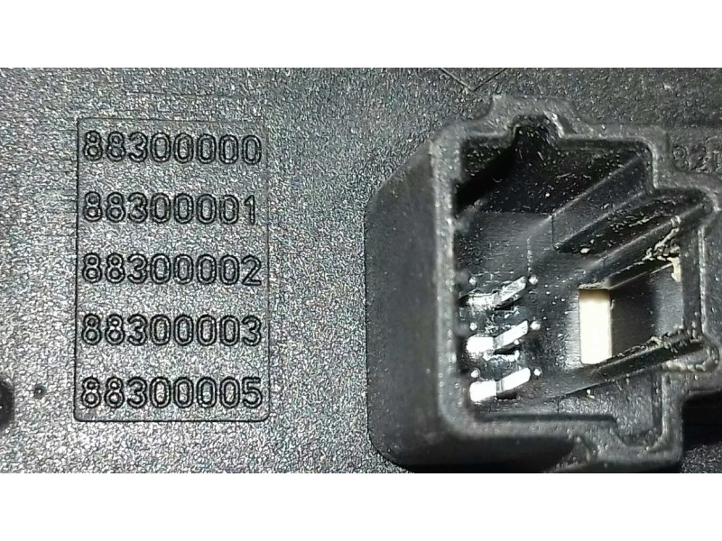Recambio de warning para renault megane iii berlina 5 p expression referencia OEM IAM 8200214896 88300000 CIERRE PUERTAS
