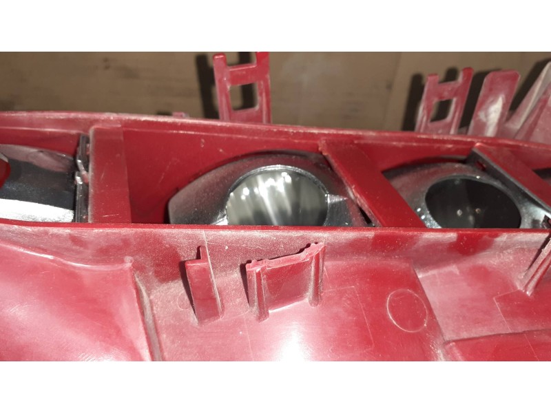 Recambio de piloto trasero derecho para citroen c3 hdi 70 furio referencia OEM IAM 2572  