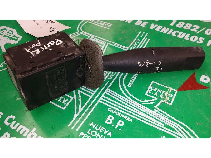 Recambio de mando limpia para peugeot partner (s1) familiar referencia OEM IAM 96049597ZL 61580003 NEIMAN Recambio de mando limpia para peugeot partner (s1) familiar referencia OEM IAM 96049597ZL 61580003 NEIMAN