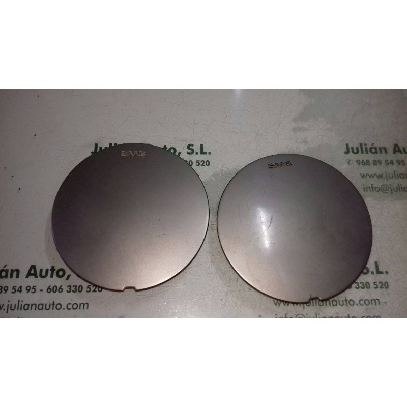 Recambio de tapacubos para saab 900 berlina 2.0 s referencia OEM IAM 8987620  2 TAPACUBOS