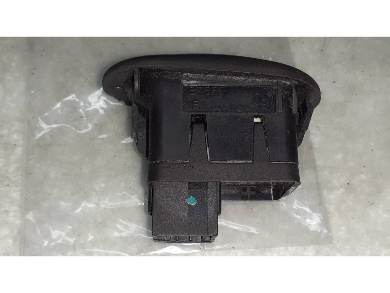 Recambio de mando elevalunas delantero izquierdo para citroen c3 hdi 70 furio referencia OEM IAM 27668 27668 964011469