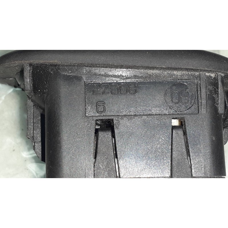 Recambio de mando elevalunas delantero izquierdo para citroen c3 hdi 70 furio referencia OEM IAM 27668 27668 964011469