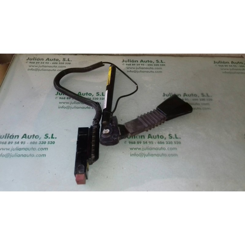 Recambio de pretensor airbag derecho para opel corsa c club referencia OEM IAM 041217970 938615000 