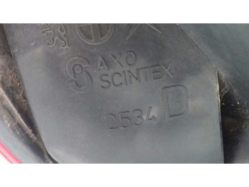 Recambio de piloto trasero derecho para citroen xsara berlina 1.9 d x referencia OEM IAM 2534D  