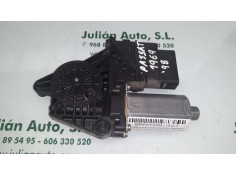Recambio de motor elevalunas trasero izquierdo para volkswagen passat berlina (3b2) comfortline referencia OEM IAM 0130821697 05