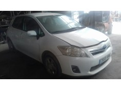 toyota auris del año 2011