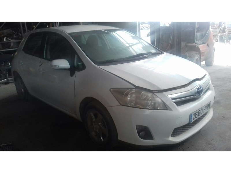 toyota auris del año 2011