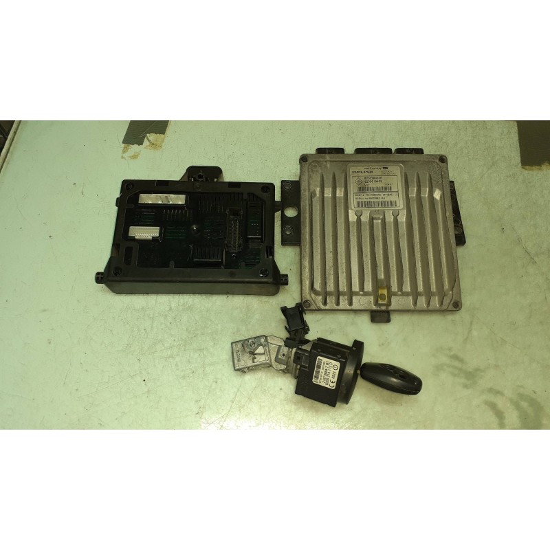 Recambio de centralita motor uce para renault clio iii authentique referencia OEM IAM 8200399038 8200619409 KIT - DELPHI