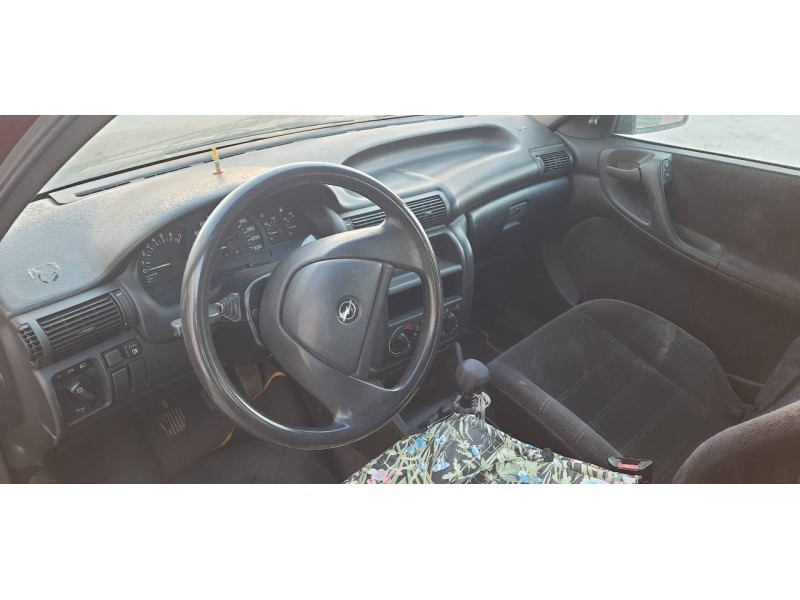 opel astra f berlina del año 1993