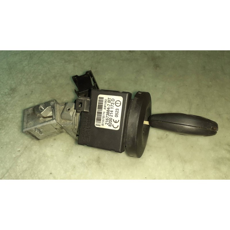 Recambio de centralita motor uce para renault clio iii authentique referencia OEM IAM 8200399038 8200619409 KIT - DELPHI