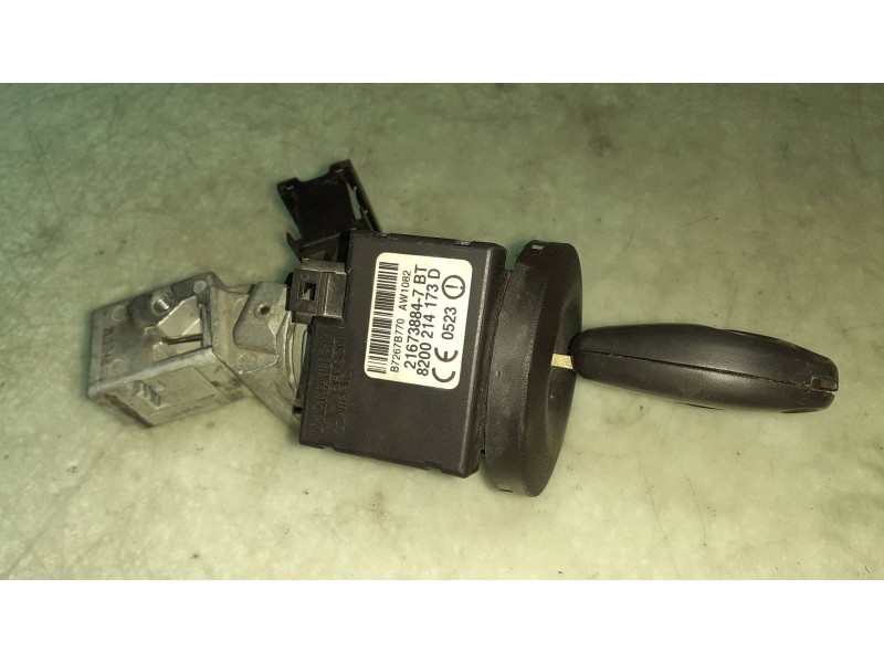 Recambio de centralita motor uce para renault clio iii authentique referencia OEM IAM 8200399038 8200619409 KIT - DELPHI