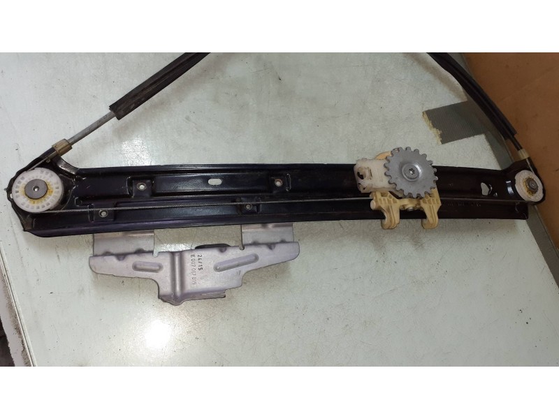 Recambio de elevalunas trasero izquierdo para bmw serie 5 berlina (g30) 520i referencia OEM IAM E00701710326  ELECTRICO