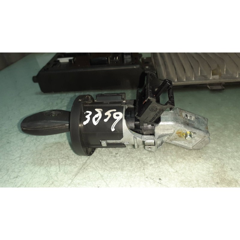 Recambio de centralita motor uce para renault clio iii authentique referencia OEM IAM 8200399038 8200619409 KIT - DELPHI