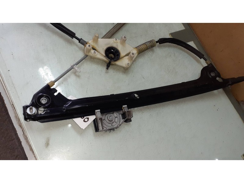 Recambio de elevalunas trasero derecho para bmw serie 5 berlina (g30) 520i referencia OEM IAM E00701710225  ELECTRICO