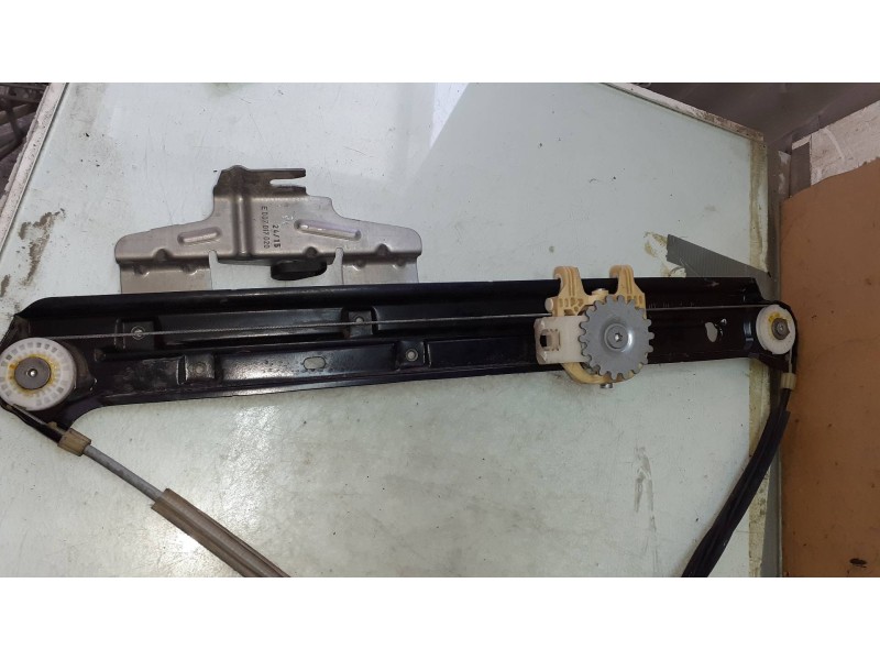 Recambio de elevalunas trasero derecho para bmw serie 5 berlina (g30) 520i referencia OEM IAM E00701710225  ELECTRICO