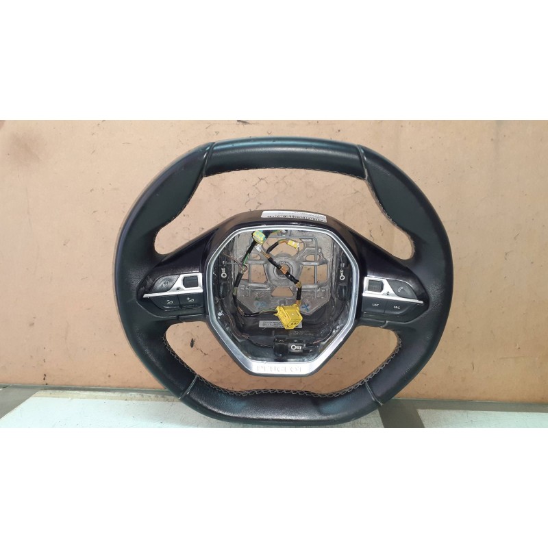 Recambio de volante para peugeot 3008 allure referencia OEM IAM 98105487AU 34199117F PIEL