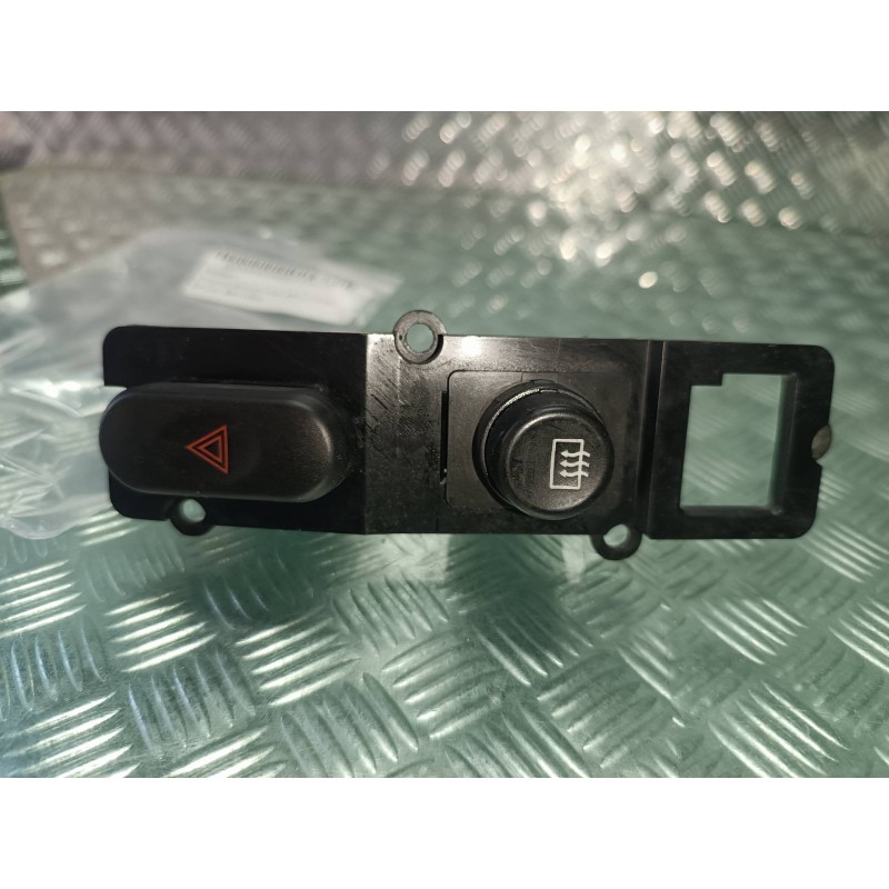 Recambio de warning para mitsubishi montero sport (k90) 2.5 td gls referencia OEM IAM MR117578  LUNA TERMICA