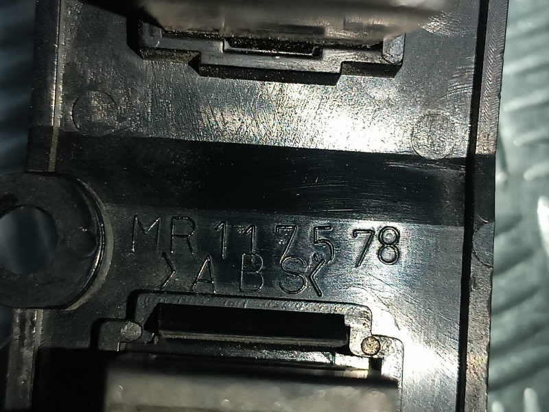 Recambio de warning para mitsubishi montero sport (k90) 2.5 td gls referencia OEM IAM MR117578  LUNA TERMICA