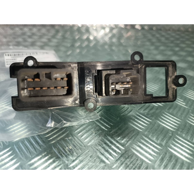 Recambio de warning para mitsubishi montero sport (k90) 2.5 td gls referencia OEM IAM MR117578  LUNA TERMICA