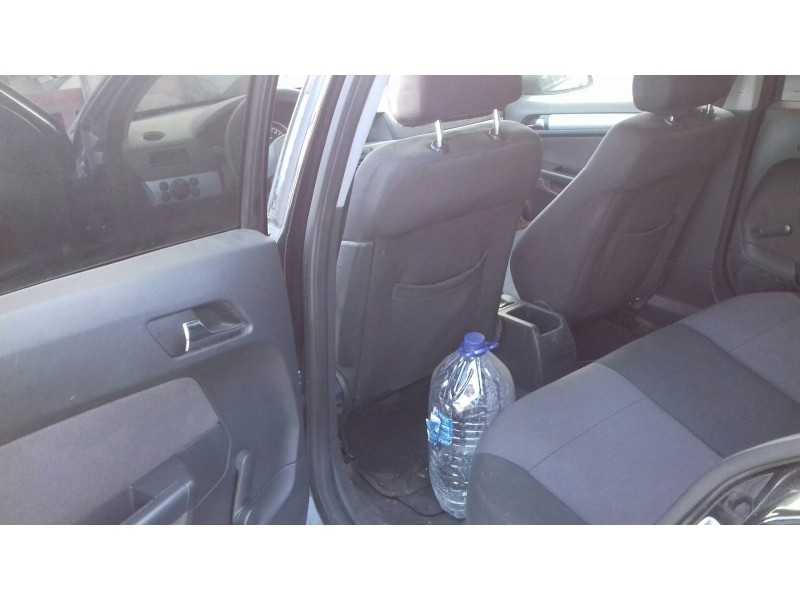 opel astra h berlina del año 2007