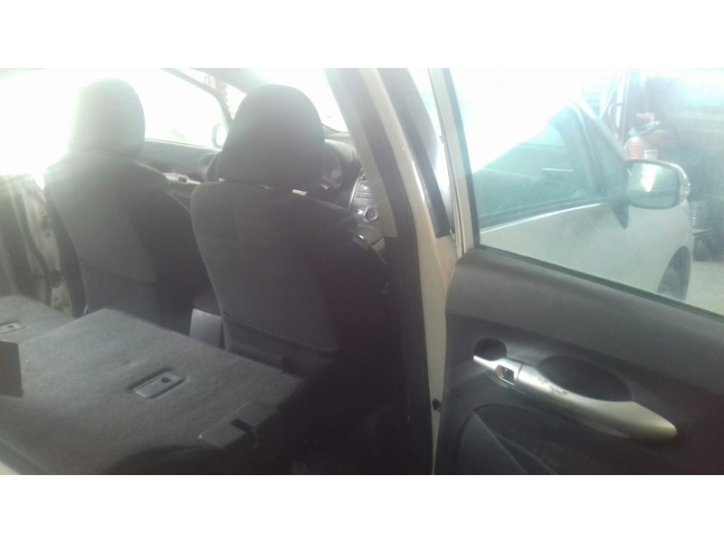 toyota auris del año 2011