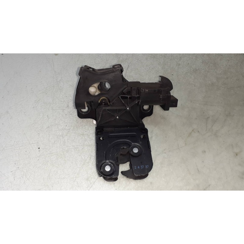 Recambio de cerradura maletero / porton para audi a3 (8p) 1.9 tdi e limited edition referencia OEM IAM 8P4827505C  CONECTOR 3 PI