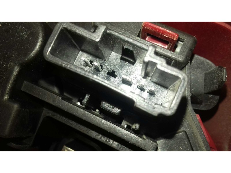 Recambio de piloto trasero izquierdo para peugeot 206 berlina x-line referencia OEM IAM G12563  