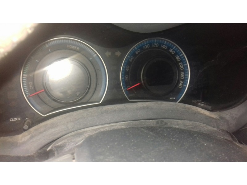 toyota auris del año 2011