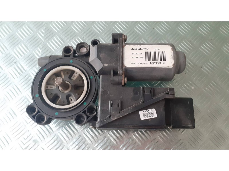 Recambio de motor elevalunas delantero izquierdo para nissan primera berlina (p12) acenta referencia OEM IAM 400713K  TEMIC